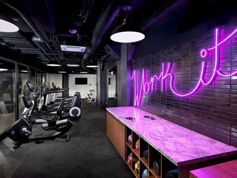 Historic Union Square Hotel Totally Remade Into Sleek Axiom - Curbed SF Fitness Center Design, Boutique Gym, Gym Lighting, Dream Gym, Gym Design Interior, Fitness Shirts, Gym Room At Home, Gym Interior, Best Home Gym