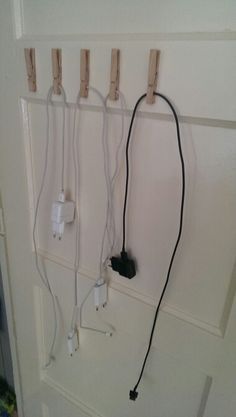 Diy Phone Stand, Spiegel Diy, Charger Ideas, Diy Chargers, Charger Organizer, Charger Holder, Phone Chargers, Iphone Charger, Cable Organizer