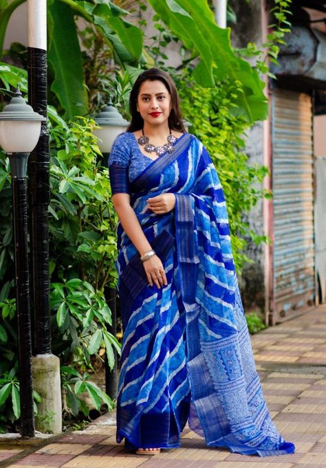 Saree Models, Blue Saree, Printed Saree, Stylish Sarees, Traditional Sarees, Printed Sarees, Saree Styles, Blouse Length, Beautiful Saree