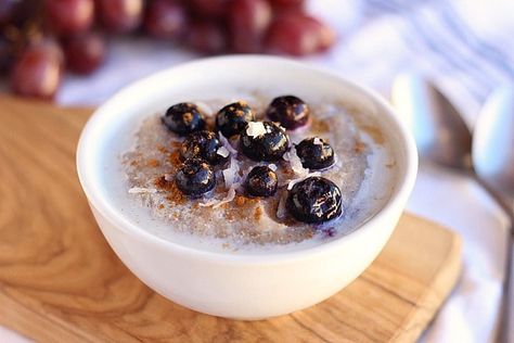 Easy Oat-Free Hot Breakfast Cereal Apple Quinoa, Hot Breakfast Cereal, Quinoa Recipes Breakfast, Breakfast Quinoa, Menu Sarapan Sehat, Martha Stewart Recipes, Fresh Fruit Recipes, Quinoa Breakfast, Quinoa Recipes