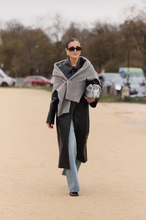 7 Cool Trends That Defined Street Style in Paris | Who What Wear UK Style In Paris, Collarless Denim Jacket, Zara Denim Jacket, Week In Paris, Street Style Fall Winter, Fashion Week 2024, Fashion Week Trends, Milan Fashion Week Street Style, Top Street Style