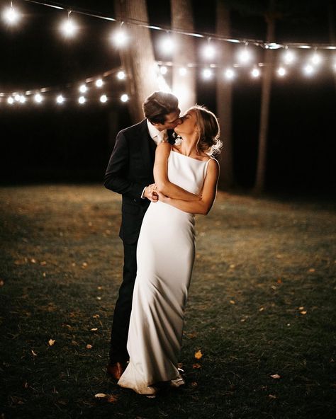 Whimsical Wedding Photography, Night Wedding Photos, Unique Wedding Bouquet, Night Time Wedding, Stella York Wedding Dress, String Lights Wedding, Creative Wedding Photo, Wedding Couple Photos, Romantic Wedding Photography