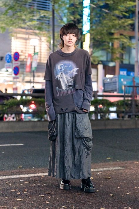 Spring Grunge Outfits, Spring Grunge, Tokyo Fashion Week Street Styles, Nya Smith, Sammy Winchester, Outfits Skirts, Doc Martens Outfit, Tokyo Fashion Week, 일본 패션