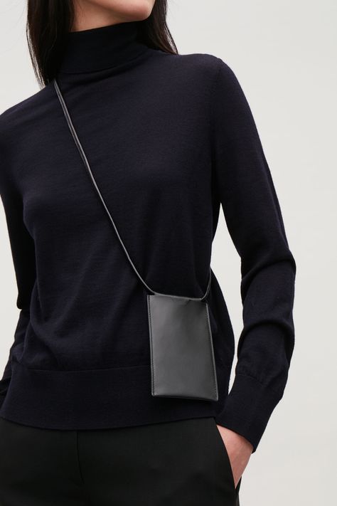 BLACK Minimalist Bags Design, Minimalist Bags, Minimal Bags, Leather Phone Pouch, Minimalist Bag, Accessories Bags Purses, Chic Bags, Phone Pouch, Women's Handbags