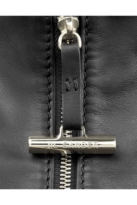 Close View of Oversized Leather Shoulder Bag from Jil Sander Mm Paris, Roast People, Christmas Street, Cloud Print, Leather Workshop, Street Party, Christopher Kane, Metal Accessories, Zipper Pulls