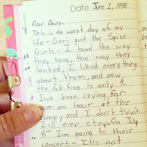 11 Hilarious Childhood Diary Entries That Perfectly Capture the Angst of Being a Kid Old Diary Entries Funny, Funny Diary Entries, Diary Entry Aesthetic, Childhood Diary, Journal Diary Ideas, Things I Love Journal, Diary Aesthetics, Write A Diary, Song Diary