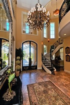 Rustic Mediterranean Decor, Modern Mediterranean Decor, Mediterranean House Interior, Style Toscan, House Foyer, Luxury Mediterranean Homes, Tuscan Interior, Mediterranean Home Interior, Rustic Mediterranean