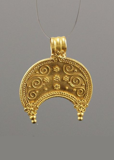 ANCIENT ROMAN GOLD LUNA PENDANT - CIRCA 2ND C AD Etruscan Jewelry, Ancient Roman Jewelry, Ancient Greek Jewelry, Ancient Egyptian Jewelry, Ancient Jewels, Roman Jewelry, Buy Gold Jewelry, Ancient Jewellery, Historical Jewellery