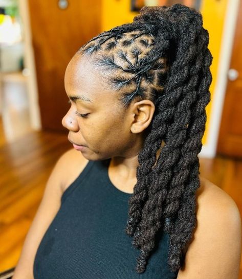 Classy Twisted Pony for Dreadlocks Exercise Hairstyles, Dreads Inspiration, Natty Dreads, Loc Ponytail, Short Dreadlocks Styles, Dreads Styles For Women, Braids Styling, Natural Dreadlocks, Hype Hair