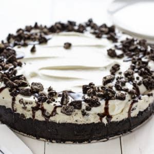 Oreo Cheese Cake, Custard Pies, Cheese Bars, Oreo Filling, Brownie Trifle, No Bake Oreo Cheesecake, Cheesecake Oreo, Sweet Bakes, Chocolate Raspberry Cheesecake