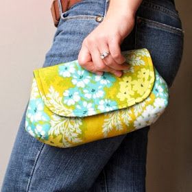 oh sew fresh: Free clutch pattern with tutorial!                                                                                                                                                     More Clutch Purse Pattern, Diy Clutch Purse, Clutch Sewing, Clutch Bag Pattern, Clutch Tutorial, Best Leather Wallet, Clutch Pattern, Handbag Sewing Patterns, Purse Sewing Patterns