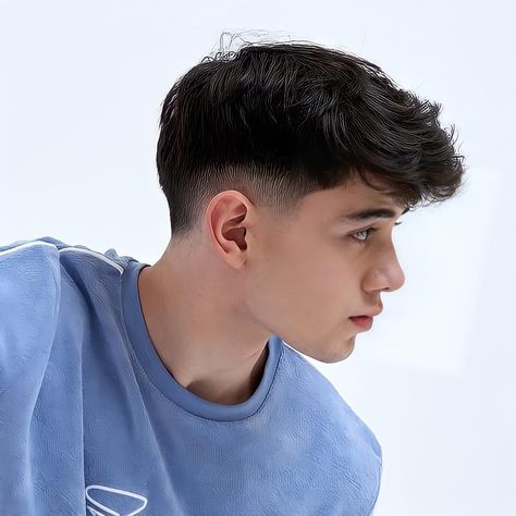 90s Haircut Men, Fesyen Rambut Lelaki, Fesyen Rambut Pendek, Boyfriend Haircut, Summer Outfits Old Money, Faded Haircut, Low Taper Fade Haircut, Mid Fade Haircut, Best Fade Haircuts