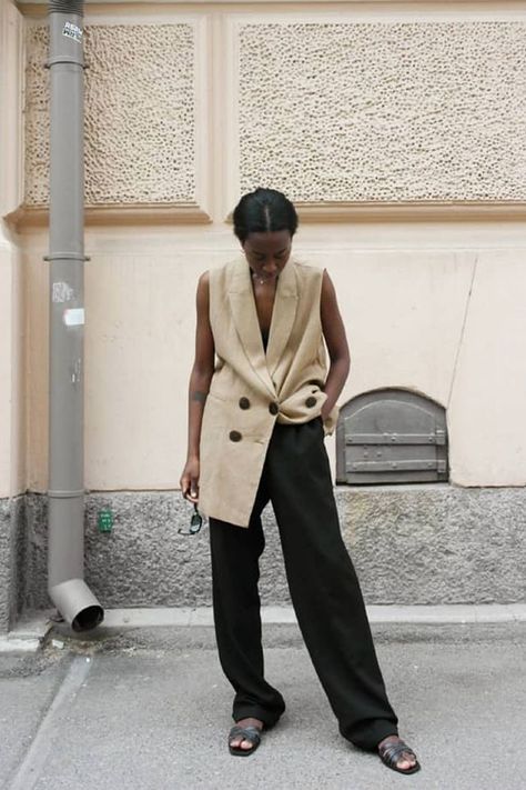 I'm a Fashion Editor and Would Definitely Buy These Under-£50 Mango Pieces Vest Street Style, Sleeveless Blazer, Looks Street Style, Fashion People, Black Women Fashion, Mode Streetwear, High Fashion Street Style, Fashion Editor, Mode Inspiration