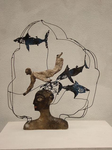 GilflingsDesigns - Wire - photo by ZoeRubens via Flickr Calarts Sketchbook, Sculptures Céramiques, Art Appliqué, Mixed Media Sculpture, 3d Studio, Wire Sculpture, Assemblage Art, Figurative Sculpture, Wire Art