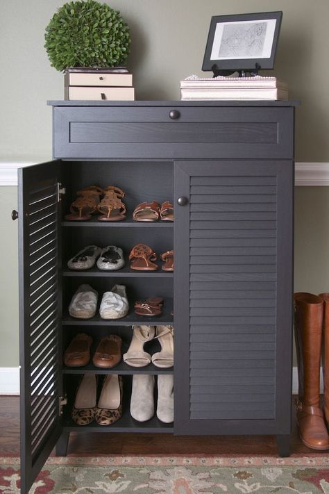 Rak Sepatu Diy, Wood Shoe Storage, Diy Shoe Rack, تصميم داخلي فاخر, Entryway Shoe Storage, Entryway Shoe, Diy Casa, Entryway Storage, Entryway Organization