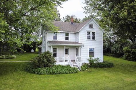 Old Farmhouse Floor Plans, 1920s Farmhouse, Farmhouse Architecture, Farmhouse Floor Plans, Eclectic Farmhouse, Farmhouse Renovation, Life Dreams, American Farmhouse, Country Lifestyle