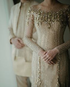 IG askyfebrianti Malay Wedding Dress, Kebaya Lace, Kebaya Wedding, Kebaya Modern Dress, Indonesian Wedding, Muslimah Wedding Dress, Nikah Dress, Modern Kebaya, Hijab Wedding Dresses