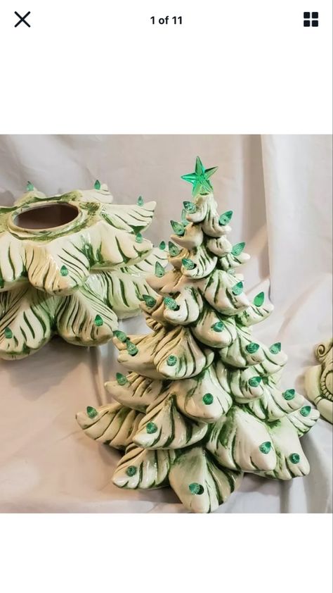 Ceramic Christmas Trees Painting Ideas, Ceramic Tree Painting Ideas, Christmas Tree Painting Ideas, Tree Painting Ideas, Ceramic Trees, Christmas Ceramics, Vintage Ceramic Christmas Tree, Vintage Decorations, Trees Painting