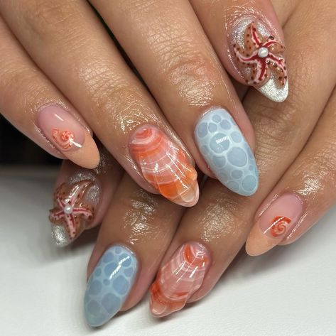 Beachy girl 🌴🐚 Her natural nails have been GROWWINGG! Be consistent with your structured gel manicures and this could be u ✨ . Recreated unknown pinterest post 😅 . . . #beachnails #vacationnails #njnails #trentonnails #structuredgelmanicure #summernails #starfishnails Turtle Nail Art Tutorial, Turtle Nail Art, Turtle Nails, Fish Nails, Beachy Girl, Beachy Nails, Gel Manicures, Be Consistent, Vacation Nails