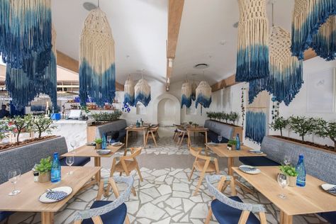 Greek Cafe, Cosy Cafe, Mediterranean Interior Design, Decoration Restaurant, Mediterranean Interior, Bar Design Awards, Greek Restaurants, Greek Design, Design Restaurant