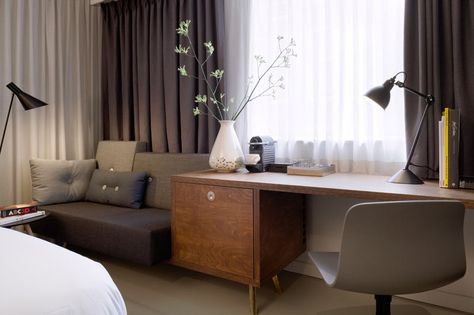 Hotel Room Design Ideas To Use In Your Own Bedroom // Include a small writing desk. Small Hotel Room, Hotel Amsterdam, Hotel Room Design, Bedroom Desk, Hotel Interior Design, Small Room Design, Small Hotel, Hotel Interiors, Trendy Bedroom