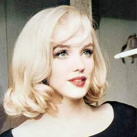 Monroe Haircut, Marilyn Monroe Haircut, Estilo Marilyn Monroe, The Misfits, Marilyn Monroe Photos, Norma Jeane, Hollywood Glamour, Vintage Hairstyles, Vintage Beauty