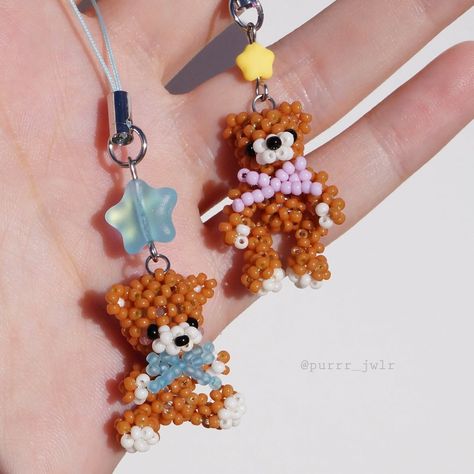 🧸𝓣𝓮𝓭𝓭𝔂 𝓑𝓮𝓪𝓻 𝓟𝓱𝓸𝓷𝓮 𝓒𝓱𝓪𝓻𝓶𝓼🧸 ❥ Available now! ✧ one of a kind pieces ✧ 𖦹 Handcrafted teddy bear charms with miyuki beads and czech glass star beads 𖦹 15e .·:*¨༺ DM TO ORDER ༻¨*:·. ｡ﾟﾟ･｡･ﾟﾟ｡ ﾟ。𝓟𝓾𝓻𝓻𝓻 　ﾟ･｡･ﾟ Tags 🏷️: #handcrafted #beads #glassbeads #handcraftedjewelry #beadednecklace #fairycore #greeksmallbusiness #phonecharm Charm Ideas, Star Beads, Glass Stars, Fairy Core, Miyuki Beads, Phone Charm, Bead Art, Czech Glass, Bead Charms