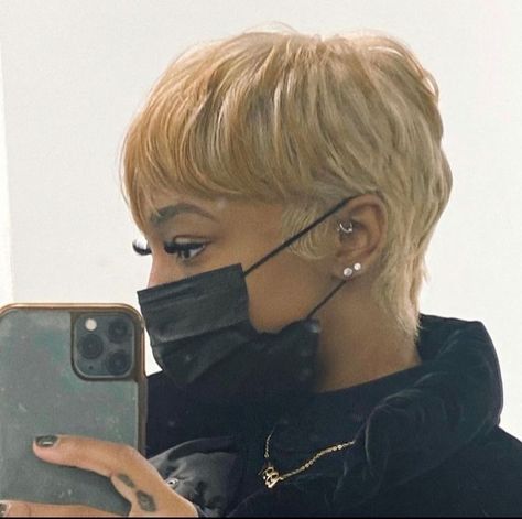 Short Blonde Hairstyles For Black Women, Short Pixie Cut Black Women, Short Cuts For Black Women, Artsy Hair, Driving Video, Da Brat, Natural Hair Short Cuts, Short Hair Pixie Cuts, Bald Hair