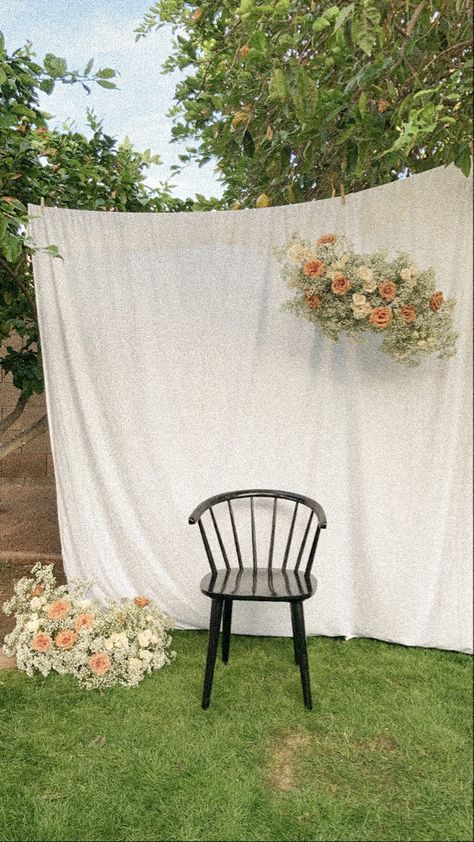 Floral Cloud, Outdoor Bridal Showers, Outdoor Backdrops, Gross Things, Mommy And Me Photo Shoot, Shower Pics, Bridal Shower Inspo, Photoshoot Backdrops, Diy Photo Backdrop