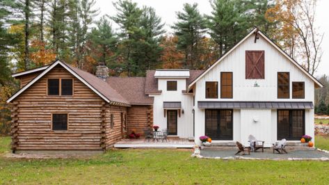 Log Cabin Addition Ideas, Log Cabin Addition, Modern Log Cabins Exterior, Modern Log Cabin Interior, Log Cabin Remodel, Metal Shed Roof, Cabin Addition, Log Cabin Modern, Colonial Renovation