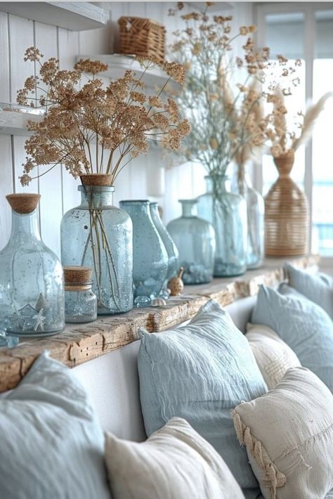 Beach Vibe House Decor, Cozy Coastal Living Room Modern, Home Beach Decor Ideas, Living Room Inspiration Coastal, Cottage Coastal Living Room, Blue Decor Living Room Ideas, Ocean Theme Home Decor, Boho Beach Home Decor, Fall Beach Decor