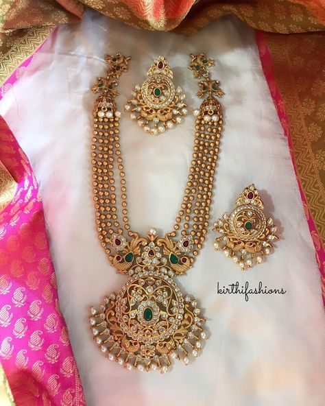 Latest Long Chain Necklace Gold Indian, Antique Wedding Jewelry, Kemp Jewellery, Silver Layered Necklace, Mango Mala, Coral Jewelry Set, Temple Jewellery Earrings, Gold Haram, Gold Bridal Necklace