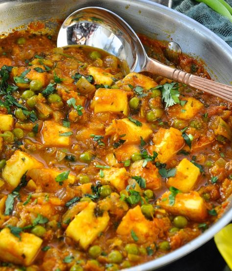 Matar Paneer Recipe (Punjabi Style) - Honey, Whats Cooking Banana Bread With Pineapple, Indian Rice Pudding, Hawaiian Banana Bread, Indian Cheese, Cilantro Chutney, Paneer Dishes, Whats Cooking, Punjabi Style, Best Spaghetti