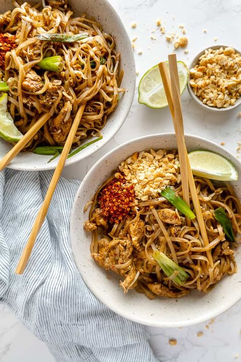 This authentic spicy chicken pad thai recipe brings your favorite take out noodles home, in under 30 minutes! Simple Pad Thai Recipe, Thai Express Pad Thai Copycat, Spicy Pad Thai Recipe, Pad Thai Noodles Recipe, Chicken Pad Thai Recipe Authentic, Spicy Chicken Pad Thai Recipe, Pad Thai Recipe Chicken, Bangkok Chicken, Thai Noodle Recipes