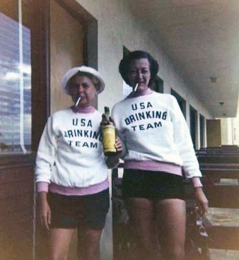 These besties who LIVE for Memorial Day Weekend. | 29 Totally Badass Grandmas Drinking Team, Vintage Rock, Photo Vintage, Raglan Shirts, Baseball T Shirts, I Smile, Bones Funny, Milwaukee, Make Me Smile