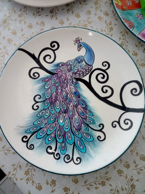 Modern Art Canvas Painting, Armenian Culture, Peacock Jewelry, Newspaper Art, Hand Painted Pottery, Round Canvas, Floral Prints Pattern, Plate Art, Chinese Ceramics