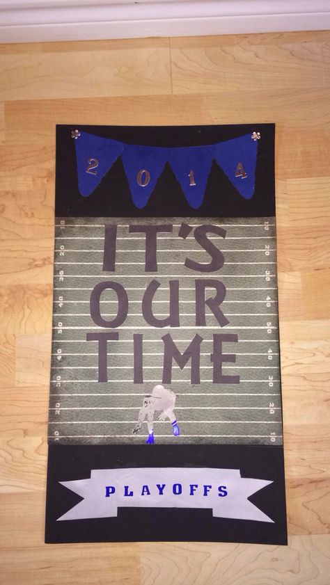 Football Playoffs locker poster Football Locker Signs, Cheerleading Signs, Locker Room Decorations, Football Locker Decorations, Soccer Locker, School Spirit Posters, Locker Signs, Football Banquet, Basketball Scoreboard