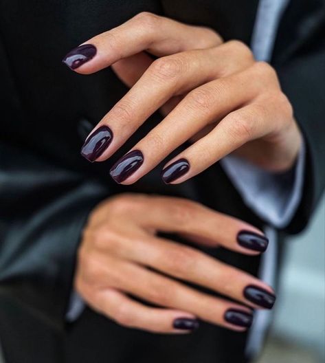 November Nails Colors, Dark Purple Nails, Kutek Disney, Milky Nails, November Nails, October Nails, Nagel Tips, Smink Inspiration, Makijaż Smokey Eye