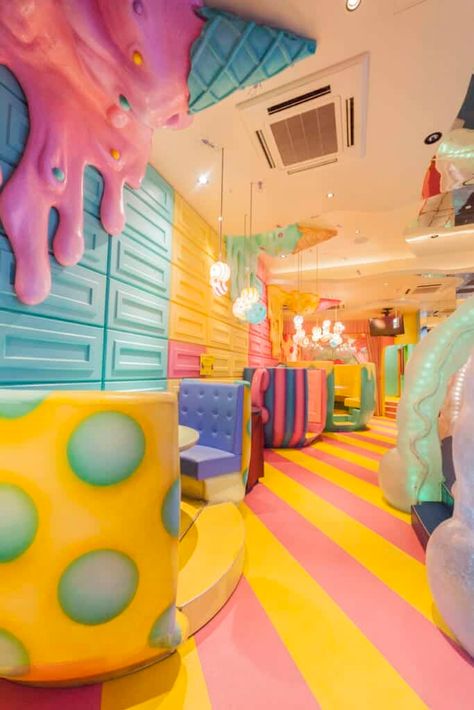 Kawaii Monster Cafe, The Most Psychedelic Tokyo Experience in Harajuku Cute Cafe Design, Playful Interior Design, Kawaii Places, Kawaii Monster Cafe, Frock Design Ideas, Kawaii Cafe, Colorful Cafe, Baby Frock Design, Kawaii Monster