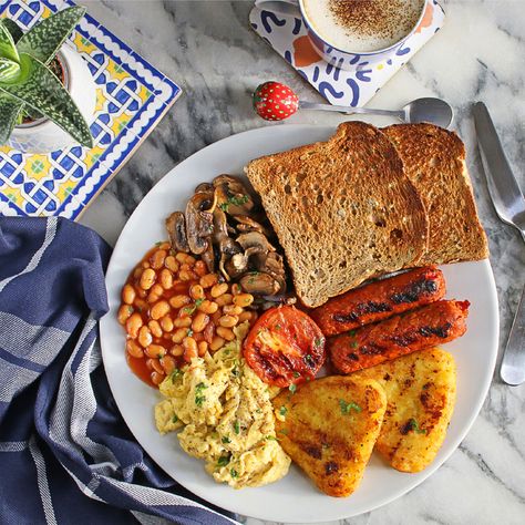 Vegetarian English Breakfast | www.veahero.com English Breakfast Ideas Vegetarian, Vegan British Breakfast, Vegan Full English Breakfast, British Breakfast Aesthetic, Vegan English Breakfast, Vegetarian Full English Breakfast, English Breakfast Aesthetic, English Breakfast Recipes, English Breakfast Ideas