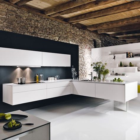 Cocina voladora L Shape Kitchen Design, L Shaped Kitchen Designs, Floating Kitchen, Furniture Rental, L Shaped Kitchen, Top Furniture, Johnson City, Beautiful Houses, Stone Walls