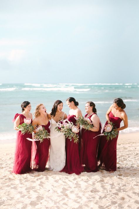 How to budget as a bridesmaid: Photography: Aria Studios - http://www.ariastudios.com/ Maroon Beach Wedding, Burgundy Beach Wedding, Autumn Beach Wedding, Red Beach Wedding, Bridesmaid Dresses Beach Wedding, Bridesmaid Dresses Beach, Wedding Pantone, Dr Wedding, Bridesmaid Photography