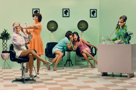 Luxury Beauty Salon Design, Vintage Beauty Salon, Vintage Hair Salons, Beauty Salon Design, Beauty Parlor, Salon Design, Vintage Hairstyles, Up Girl, Vintage Beauty