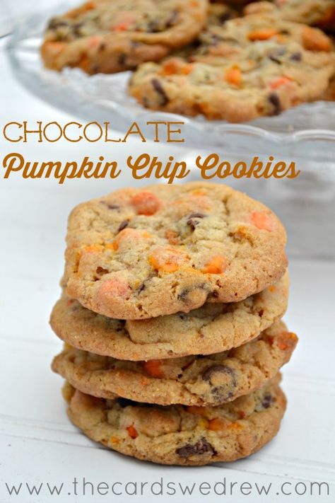 Chocolate Pumpkin Chip Cookies from The Cards We Drew Pumpkin Chip Cookies, Pumpkin Chip, Desserts Cookies, Chocolate Pumpkin, Pumpkin Treat, Cookies Chocolate, Fall Food, Cookie Ideas, Pumpkin Cookies