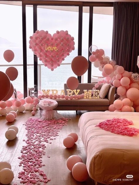 Day Room Decor, Pink Heart Balloons, Valentines Day Balloons, Hotel Room Decoration, Romantic Decorations, Cute Proposal Ideas, I Love You Balloons, Surprise Birthday Decorations, Romantic Room Decoration