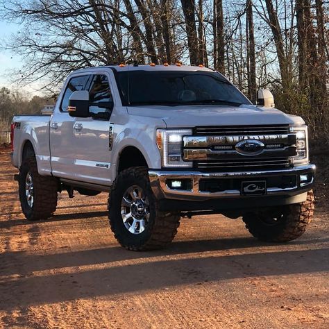 Alumi-Duty’s Instagram post: “#LeveledOn37s @willmivey @readylift ・・・ #alumiduty #f250 #ford #Powerstroke #FordSuperduty #67PowerStroke #BuiltFordTough #BuiltFordProud…” Ford Super Duty Trucks Lifted, Ford F250 Super Duty Diesel Trucks, F250 Super Duty Lifted, Ford F 250 Super Duty, F 250 Super Duty, 2019 Ford F150, Ford Super Duty Trucks, American Pickup Trucks, Hot Trucks