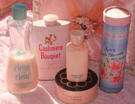 Petra Collins, Pink Cosmetics, Talcum Powder, Vintage Cosmetics, Vintage Makeup, All I Ever Wanted, Vintage Americana, Retro Aesthetic, Vintage Beauty