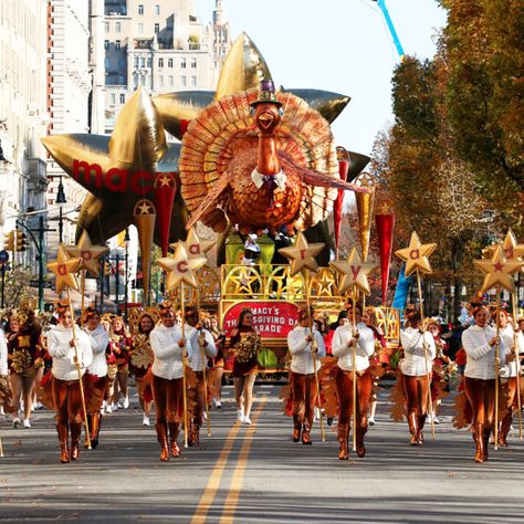 How to Watch Macy's Thanksgiving Day Parade - Live Stream Macy's Thanksgiving Day Parade Nfl Thanksgiving, Thanksgiving Apps, Macy's Day Parade, Macys Thanksgiving Parade, Macy’s Thanksgiving Day Parade, Macys Parade, Holiday Parades, Thanksgiving Parade, Thanksgiving Cakes