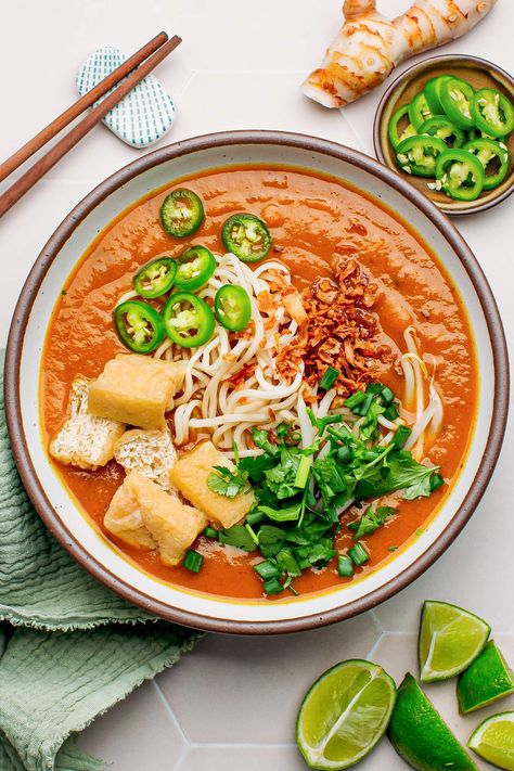 Vegan Drinks Healthy, Vegan Pasta Noodles, Sweet Potato Sauce, Mee Rebus, Bean Sprout Recipes, Potato Gravy, Bean Sprout, Malay Food, Asian Noodle Recipes