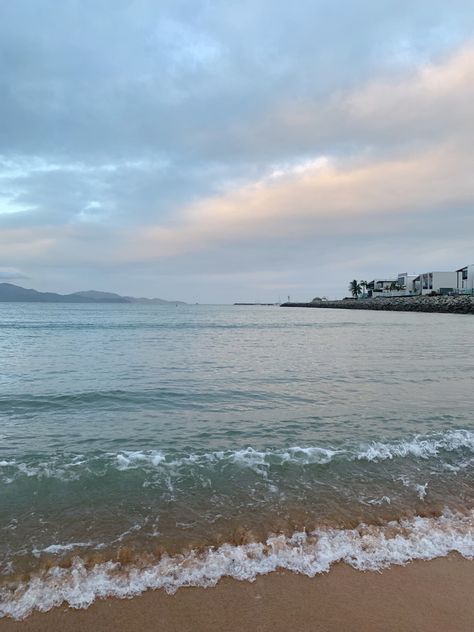 beach day, townsville, queensland, australia, travel, exchange year, exchange student Queensland Australia Travel, Townsville Australia, Summer Vision, Australia Visa, Australia Vacation, Beachy Vibes, Exchange Student, Queensland Australia, 2024 Vision